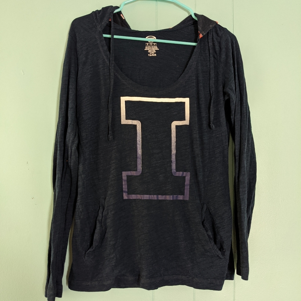 Long sleeved hood Fighting Illini top